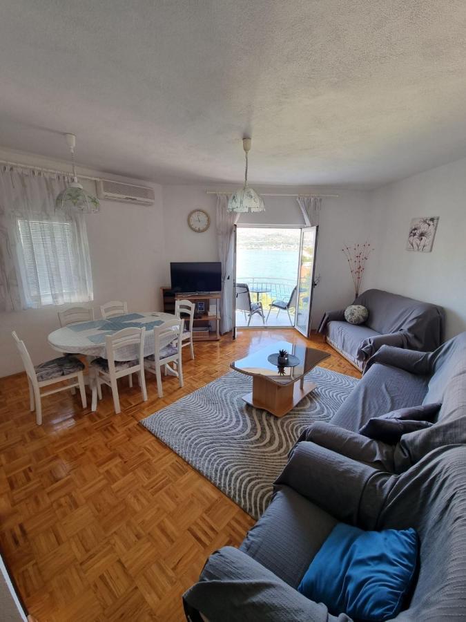 Apartment Matej Трогир Екстериор снимка