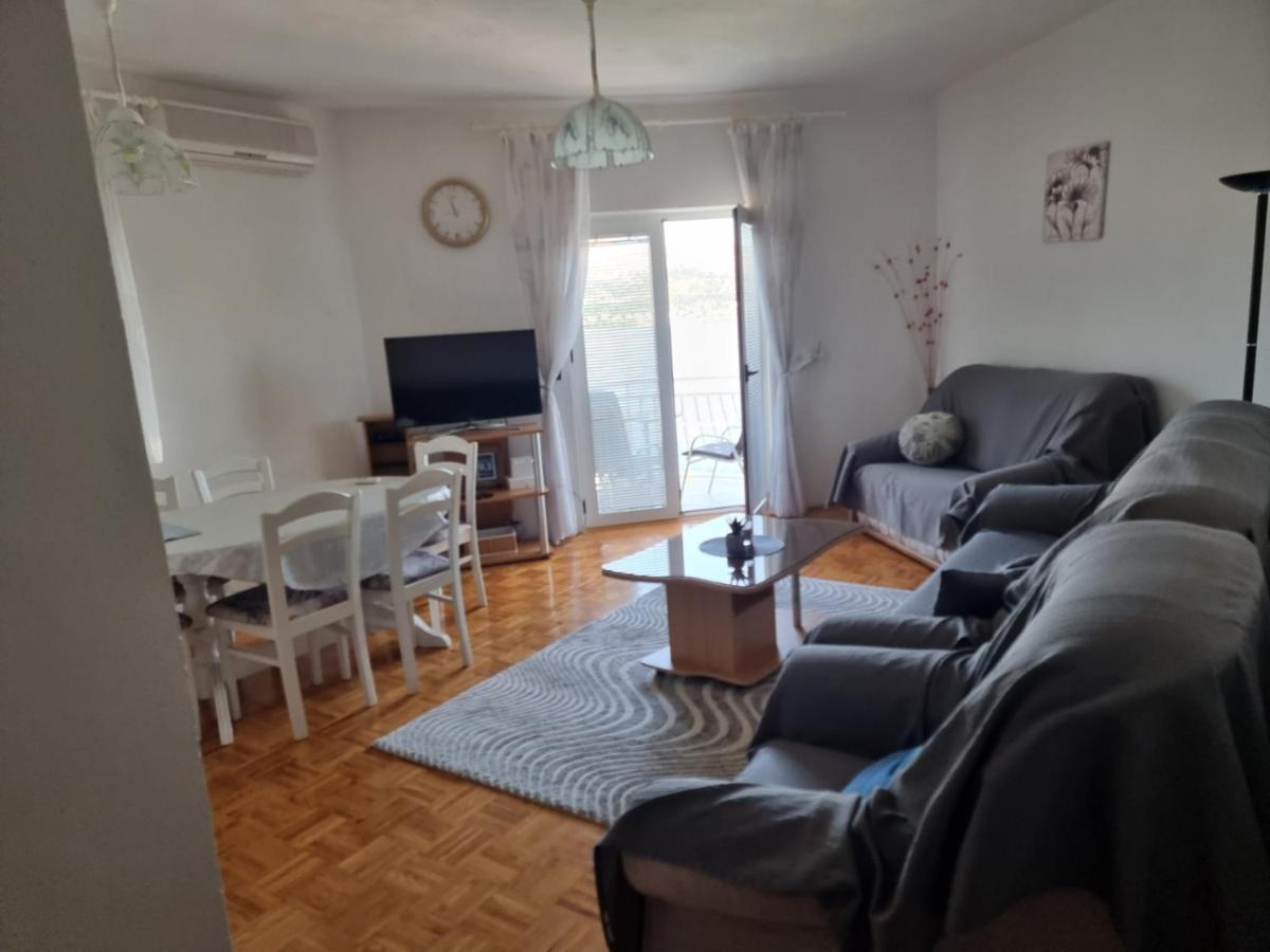 Apartment Matej Трогир Екстериор снимка