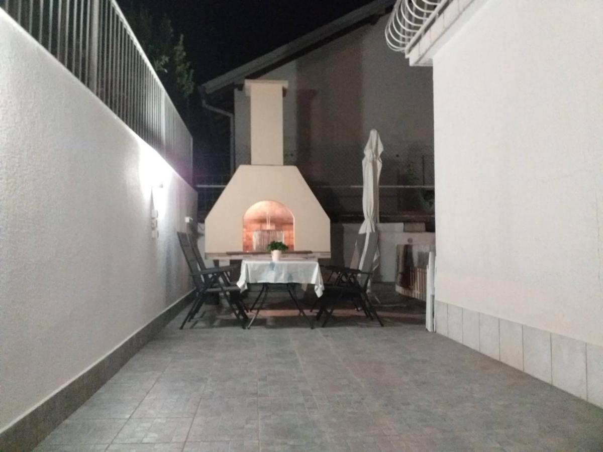 Apartment Matej Трогир Екстериор снимка