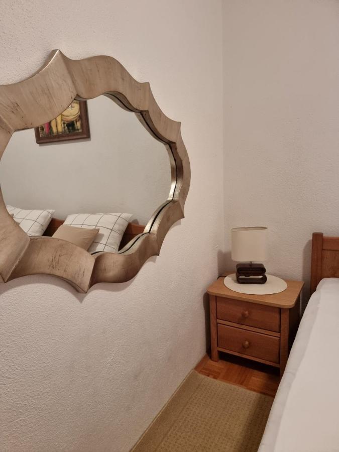 Apartment Matej Трогир Екстериор снимка