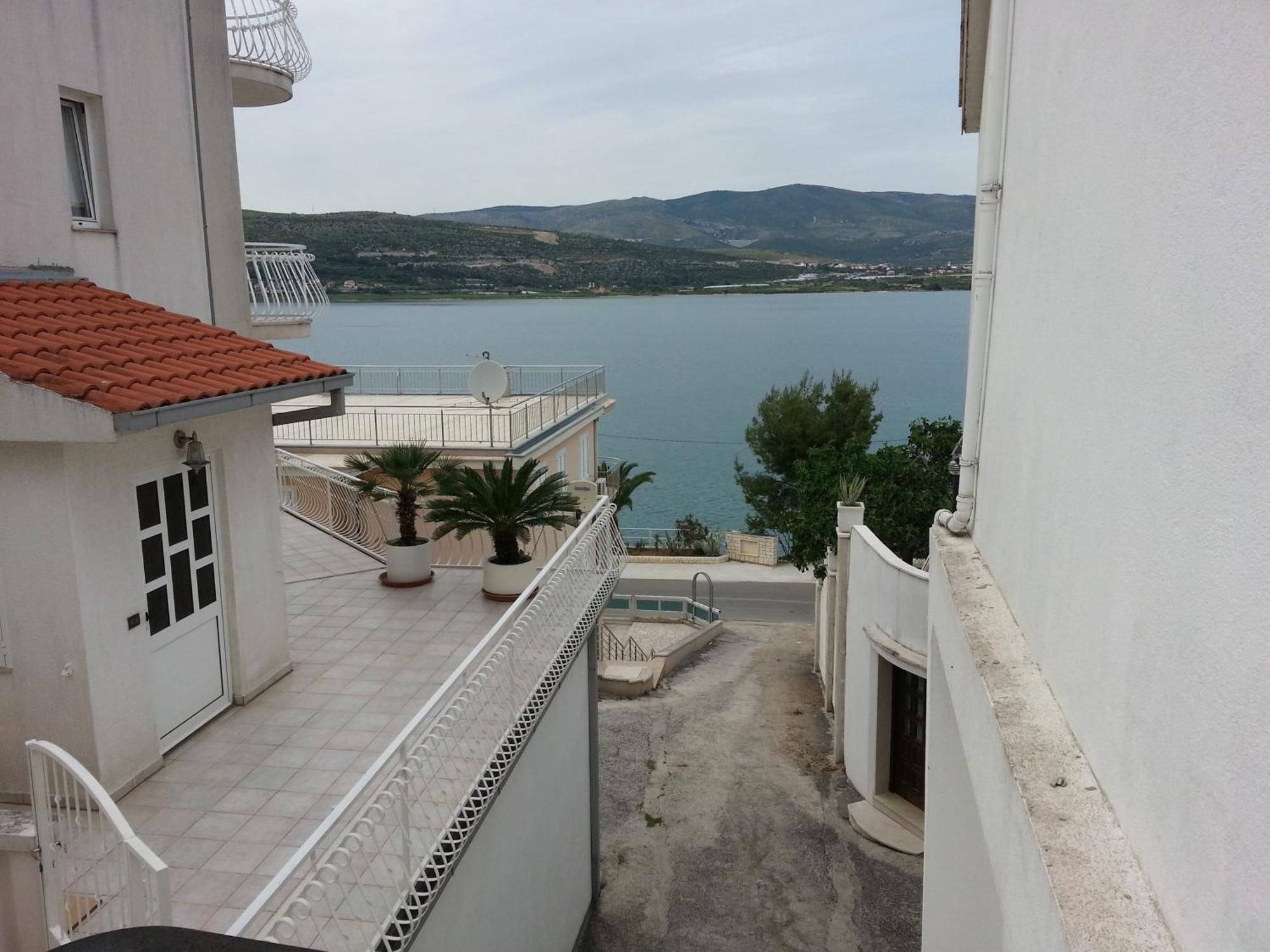 Apartment Matej Трогир Екстериор снимка